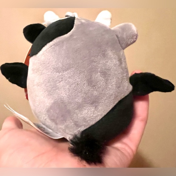 Bridget 3” clip vampire cow - Picture 3 of 3